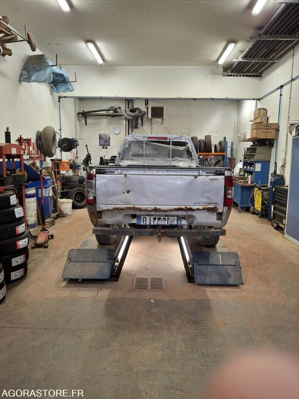 PICK UP D MAX   ISUZU - 皮卡车:图2 PICK UP D MAX   ISUZU - 皮卡车:图2