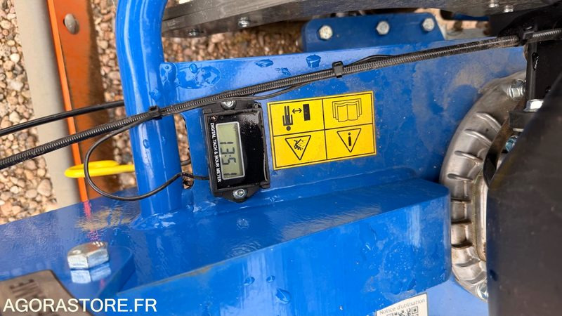 POGET RDT 60 RABOT DESHERBEUR TRACTÉ - 园林设备:图4 POGET RDT 60 RABOT DESHERBEUR TRACTÉ - 园林设备:图4