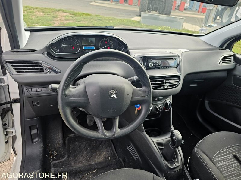 Peugeot 208 - 2015 - 187805km - DT142LK - 汽车:图5 Peugeot 208 - 2015 - 187805km - DT142LK - 汽车:图5