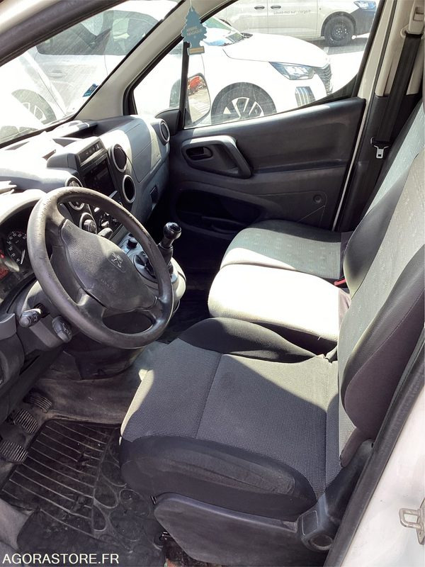 Peugeot Partner - 2017 - 259854kms - (P1006117) - 无侧窗厢式货车:图5 Peugeot Partner - 2017 - 259854kms - (P1006117) - 无侧窗厢式货车:图5