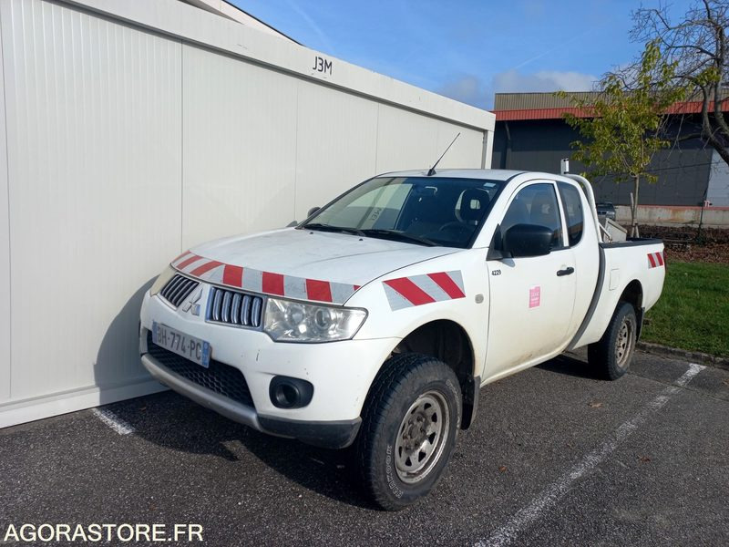 Pick-up Mitsubishi L200 de 2011 (réf. 4229) - 皮卡车:图1 Pick-up Mitsubishi L200 de 2011 (réf. 4229) - 皮卡车:图1