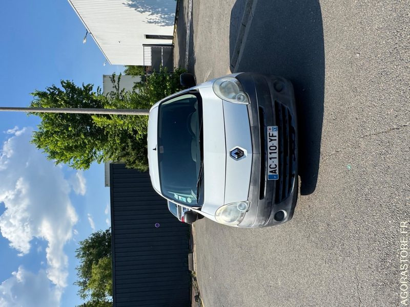 RENAULT KANGOO 1.6 90 ESSENCE - 31 000 KM - 紧凑型面包车:图3 RENAULT KANGOO 1.6 90 ESSENCE - 31 000 KM - 紧凑型面包车:图3