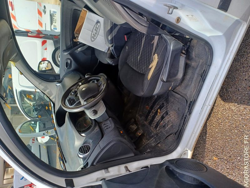 RENAULT KANGOO / REF SCP : 987 - 无侧窗厢式货车:图3 RENAULT KANGOO / REF SCP : 987 - 无侧窗厢式货车:图3