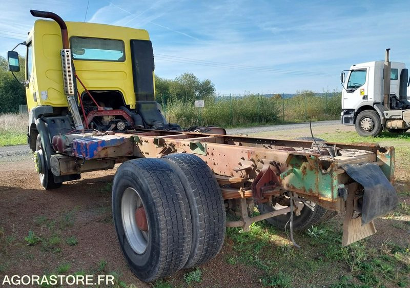 RENAULT KERAX 300-19 / 1999 / 660960 km - 驾驶室底盘卡车:图2 RENAULT KERAX 300-19 / 1999 / 660960 km - 驾驶室底盘卡车:图2