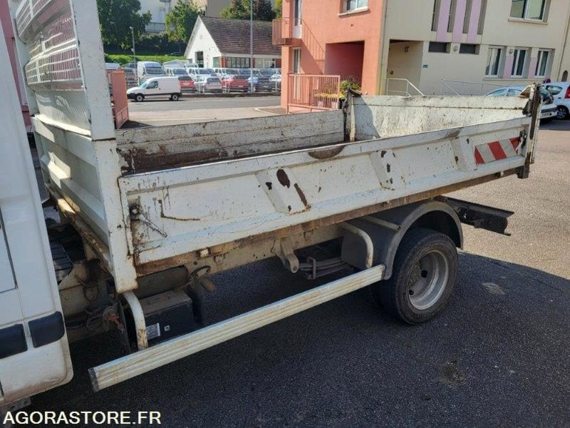 RENAULT MASCOTT BENNNE BASCULANTE (sans contrôle technique) - 翻斗货车:图3 RENAULT MASCOTT BENNNE BASCULANTE (sans contrôle technique) - 翻斗货车:图3
