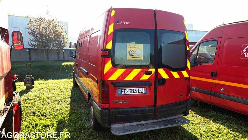 RENAULT MASTER - 112525KM - 2003 - 无侧窗厢式货车:图3 RENAULT MASTER - 112525KM - 2003 - 无侧窗厢式货车:图3