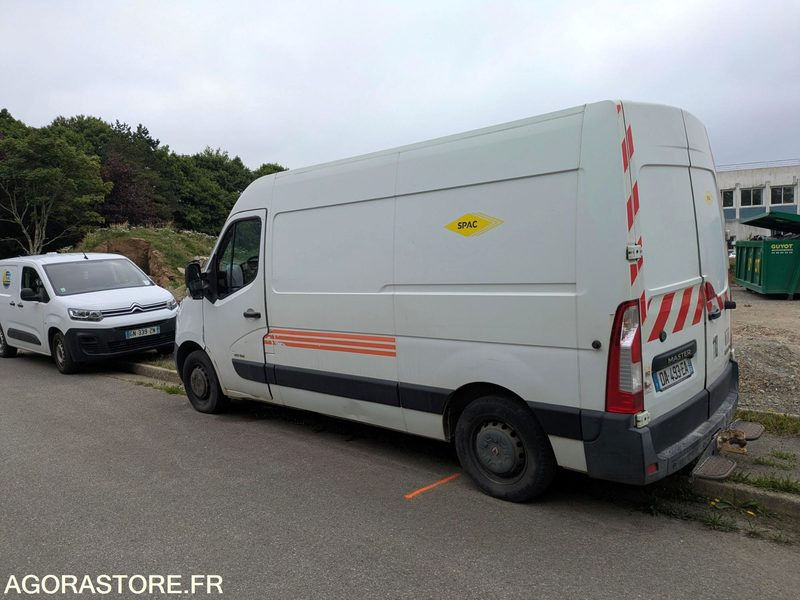 RENAULT MASTER - 2013 - 257835 km - 无侧窗厢式货车:图3 RENAULT MASTER - 2013 - 257835 km - 无侧窗厢式货车:图3