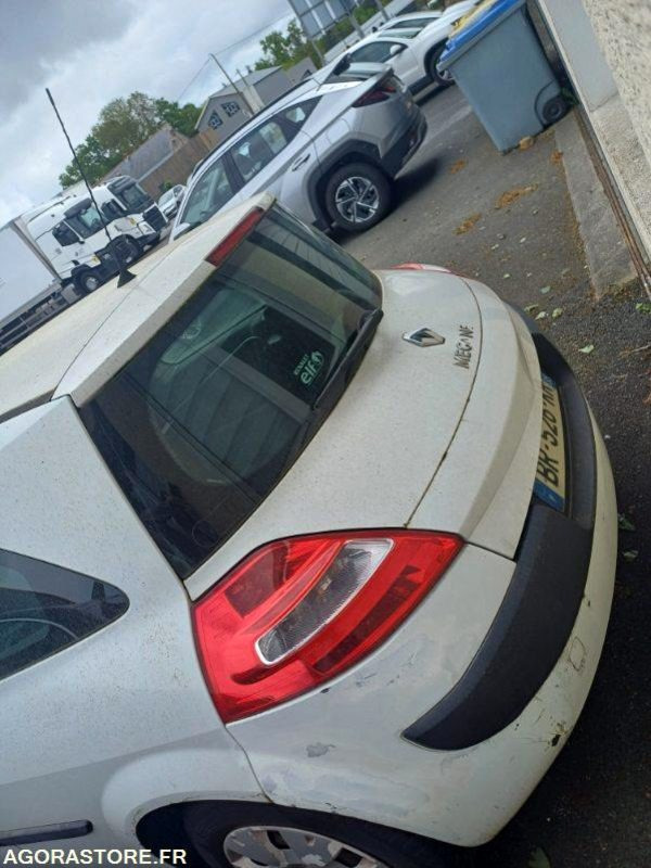 RENAULT MEGANE -152 169 KM - 2008 - BR-526-KR - 汽车:图4 RENAULT MEGANE -152 169 KM - 2008 - BR-526-KR - 汽车:图4