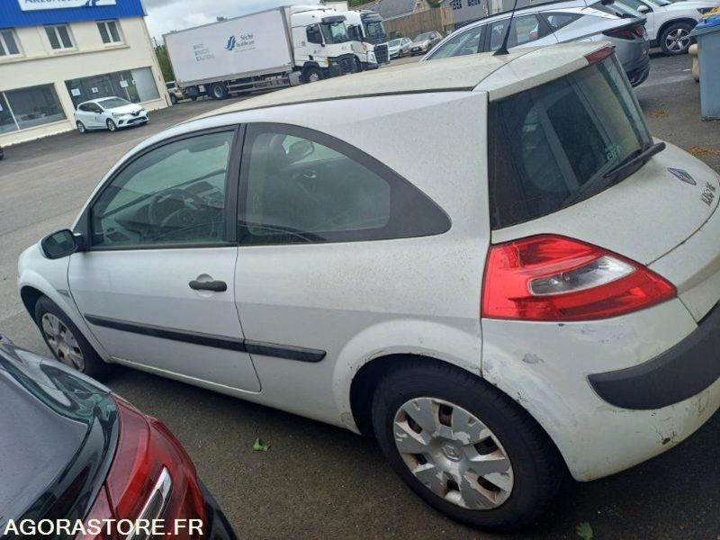 RENAULT MEGANE -152 169 KM - 2008 - BR-526-KR - 汽车:图5 RENAULT MEGANE -152 169 KM - 2008 - BR-526-KR - 汽车:图5