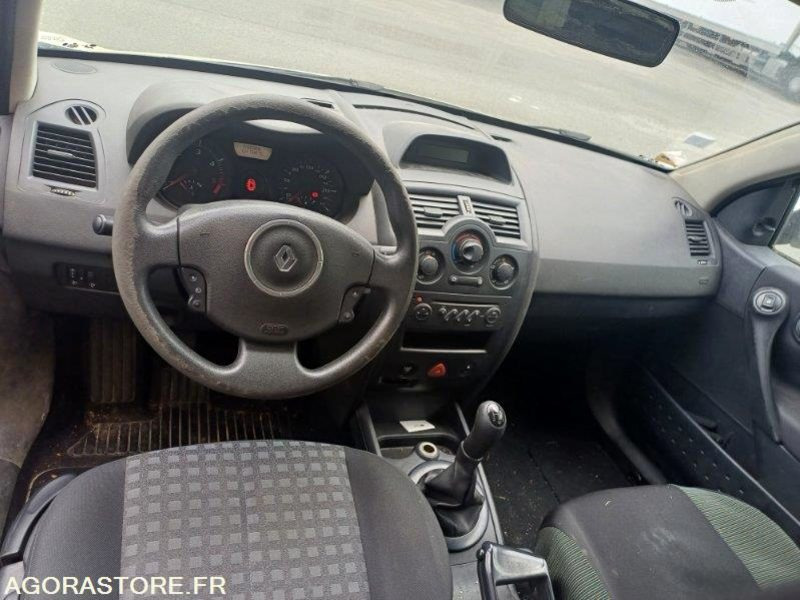 RENAULT MEGANE -152 169 KM - 2008 - BR-526-KR - 汽车:图2 RENAULT MEGANE -152 169 KM - 2008 - BR-526-KR - 汽车:图2