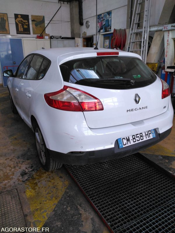 RENAULT MEGANE DIESEL - 汽车:图2 RENAULT MEGANE DIESEL - 汽车:图2