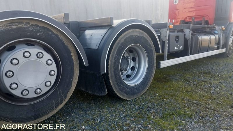 RENAULT PREMIUM 340 DXI - 2012 - 142852 km CJ-342-LE - 集装箱运输车/ 可拆卸车身的卡车:图5 RENAULT PREMIUM 340 DXI - 2012 - 142852 km CJ-342-LE - 集装箱运输车/ 可拆卸车身的卡车:图5