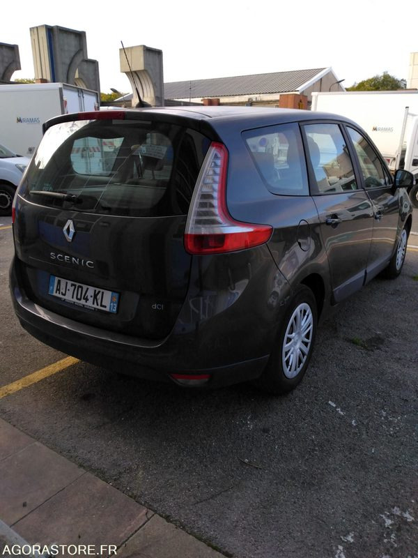 RENAULT SCENIC 1.9 DIESEL - 汽车:图2 RENAULT SCENIC 1.9 DIESEL - 汽车:图2