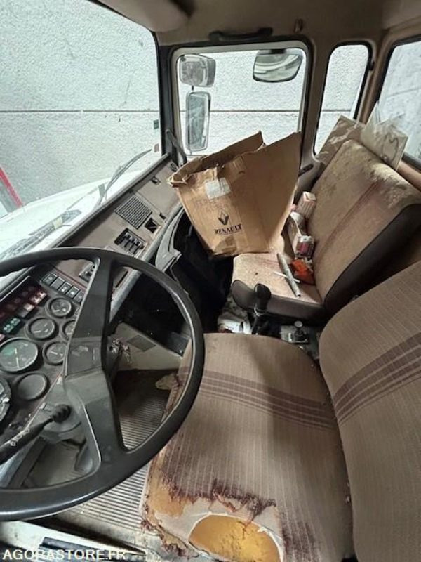 RENAULT TRACTEUR C290 4X4 110KM/H  282500 KM - 牵引车:图5 RENAULT TRACTEUR C290 4X4 110KM/H  282500 KM - 牵引车:图5