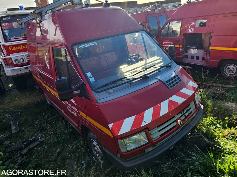 RENAULT TRAFIC - 1996 - 3526QV41 - 无侧窗厢式货车:图2 RENAULT TRAFIC - 1996 - 3526QV41 - 无侧窗厢式货车:图2