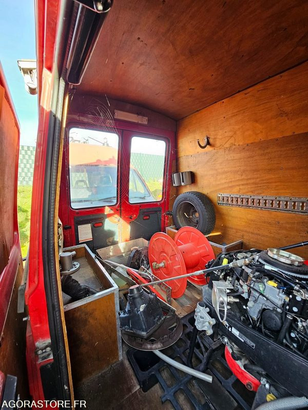 RENAULT TRAFIC - 1997 - 43096KM - 8308QX41 - 无侧窗厢式货车:图5 RENAULT TRAFIC - 1997 - 43096KM - 8308QX41 - 无侧窗厢式货车:图5