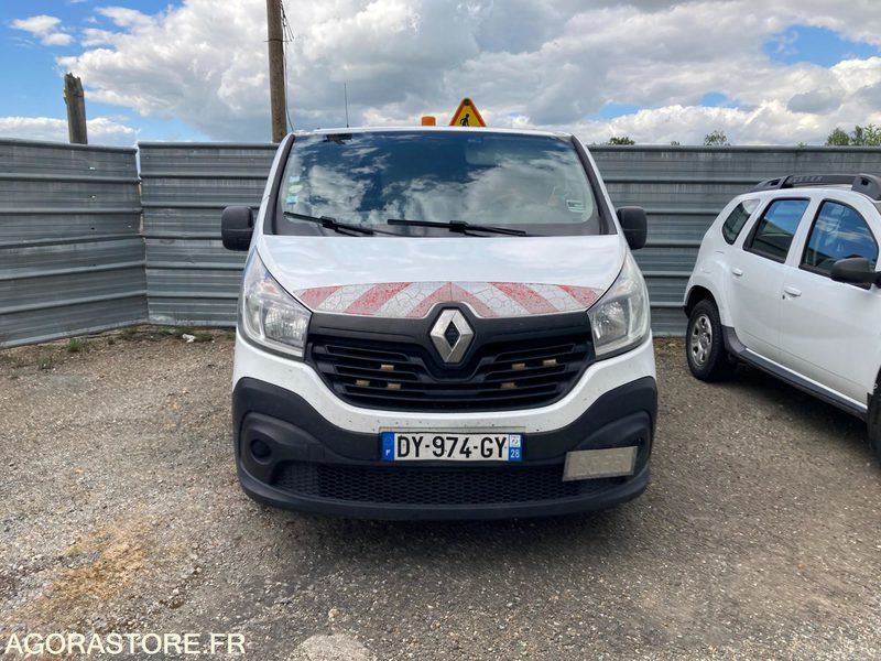 RENAULT TRAFIC - 2015 / 227603 KM (DY-974-GY) (MVU228) - 无侧窗厢式货车:图2 RENAULT TRAFIC - 2015 / 227603 KM (DY-974-GY) (MVU228) - 无侧窗厢式货车:图2