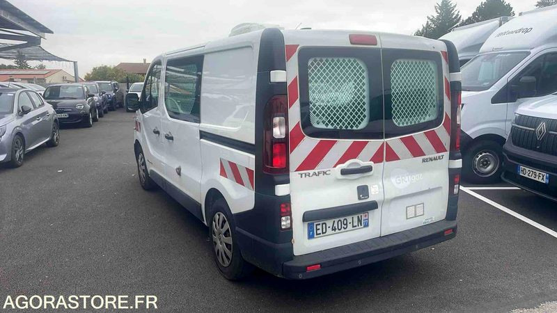RENAULT TRAFIC - 2016 - 100335KM - ED409LN - 无侧窗厢式货车:图4 RENAULT TRAFIC - 2016 - 100335KM - ED409LN - 无侧窗厢式货车:图4