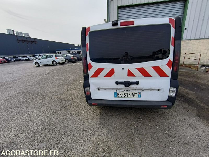 RENAULT TRAFIC - 283 019 KM - 2006 -EK-514-WT - 无侧窗厢式货车:图4 RENAULT TRAFIC - 283 019 KM - 2006 -EK-514-WT - 无侧窗厢式货车:图4