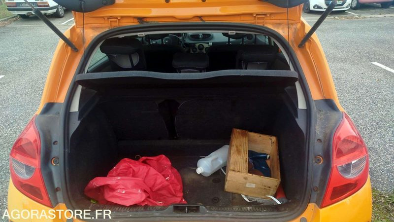 Renault Clio 1.5 DCI - 2008 - 99525km - 637CFV31 - 汽车:图5 Renault Clio 1.5 DCI - 2008 - 99525km - 637CFV31 - 汽车:图5