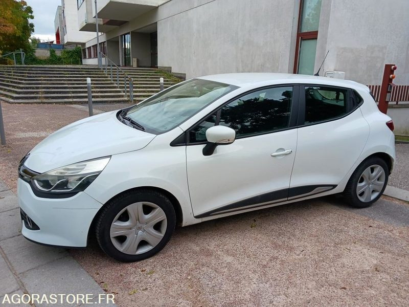 Renault Clio IV 5 Portes 1.5 dCi FAP Energy eco2 S&S 90 cv - 汽车:图2 Renault Clio IV 5 Portes 1.5 dCi FAP Energy eco2 S&S 90 cv - 汽车:图2