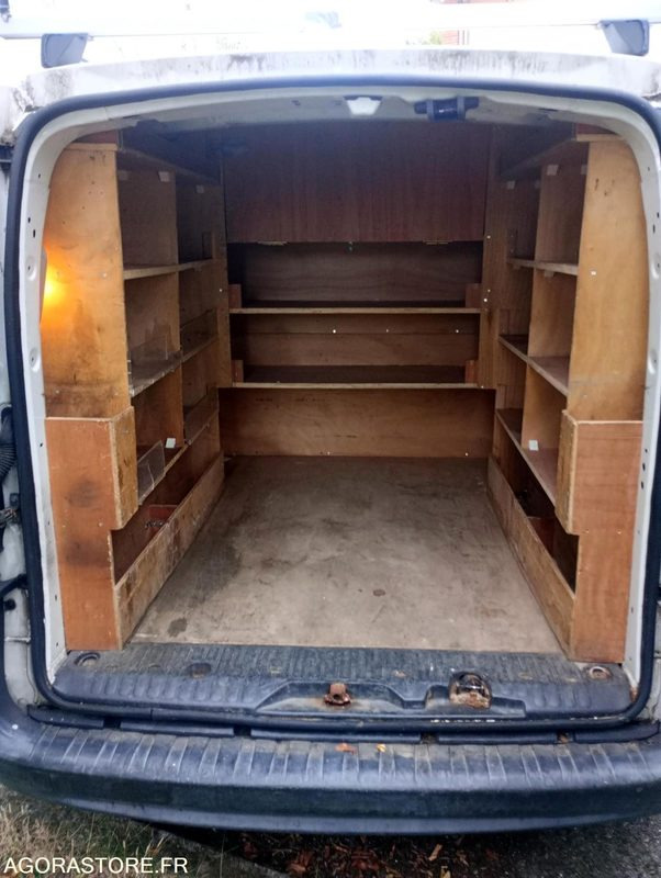 Renault Kangoo 6CV 136506 kms 2009 - 紧凑型面包车:图3 Renault Kangoo 6CV 136506 kms 2009 - 紧凑型面包车:图3