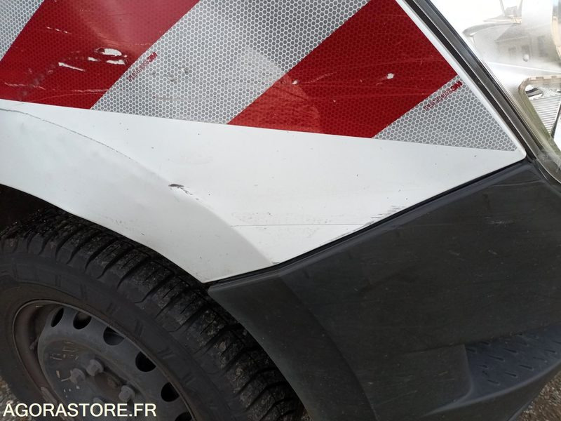 Renault Master 7 places - 179427 kms - 2016 - 无侧窗厢式货车:图4 Renault Master 7 places - 179427 kms - 2016 - 无侧窗厢式货车:图4