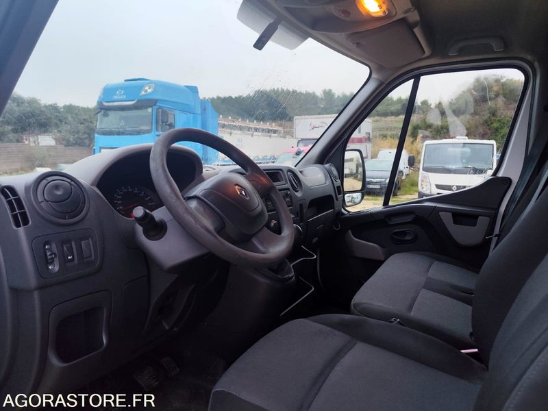 Renault Master III Phase 2 L2H2 F3300 2.3 dCi 110CH - 2016 - 226000KMS - 无侧窗厢式货车:图3 Renault Master III Phase 2 L2H2 F3300 2.3 dCi 110CH - 2016 - 226000KMS - 无侧窗厢式货车:图3