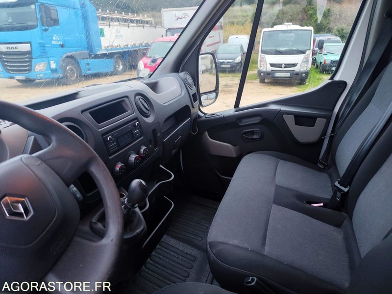 Renault Master III Phase 2 L2H2 F3300 2.3 dCi 110CH - 2016 - 226000KMS - 无侧窗厢式货车:图5 Renault Master III Phase 2 L2H2 F3300 2.3 dCi 110CH - 2016 - 226000KMS - 无侧窗厢式货车:图5