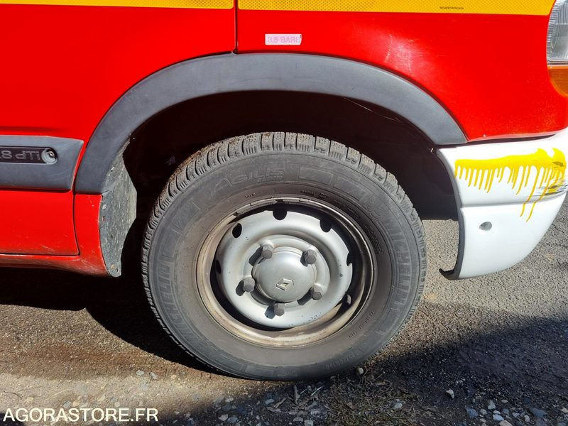 Renault Master L2H2 - CW 139 PC - 2000 - 无侧窗厢式货车:图5 Renault Master L2H2 - CW 139 PC - 2000 - 无侧窗厢式货车:图5