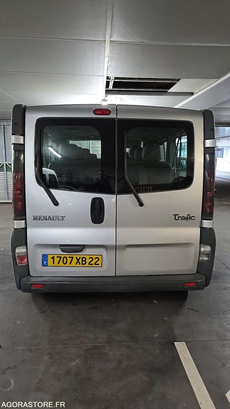 Renault Trafic - 2004 - 257907kms - 1707-XB-22 - 小型巴士, 小型客车:图2 Renault Trafic - 2004 - 257907kms - 1707-XB-22 - 小型巴士, 小型客车:图2