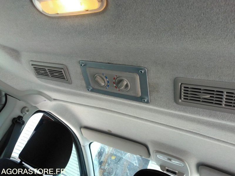 Renault Trafic 2017 114300 kms - 小型巴士, 小型客车:图5 Renault Trafic 2017 114300 kms - 小型巴士, 小型客车:图5