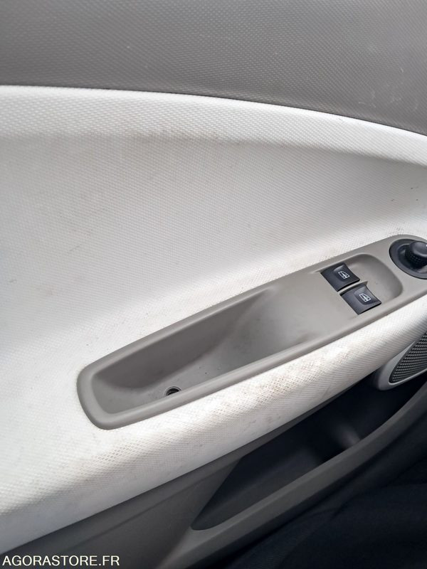 Renault ZOE EM-365-YT - 汽车:图5 Renault ZOE EM-365-YT - 汽车:图5