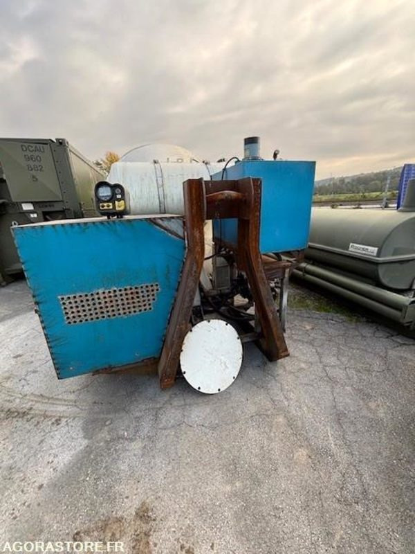 TOUPIE MALAXEUR 8M3 AMPLIROLL AVEC MOTEUR AUXILIAIRE - 固定式混凝土泵:图3 TOUPIE MALAXEUR 8M3 AMPLIROLL AVEC MOTEUR AUXILIAIRE - 固定式混凝土泵:图3