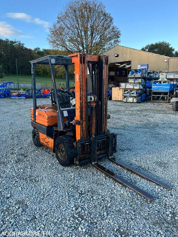 TOYOTA chariot levée libre TOYOTA 025FD18 Diesel - 柴油叉车:图2 TOYOTA chariot levée libre TOYOTA 025FD18 Diesel - 柴油叉车:图2