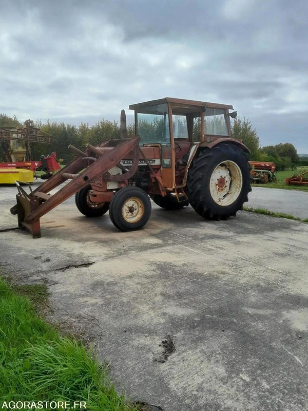 TRACTEUR - MC CORMICK - IH 654 - 1972 - 拖拉机:图3 TRACTEUR - MC CORMICK - IH 654 - 1972 - 拖拉机:图3