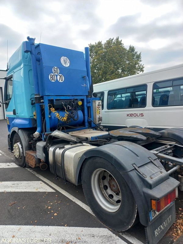 TRACTEUR RENAULT TRUCKS AVEC POMPE DK258VR (vente uniquement export) - 牵引车:图2 TRACTEUR RENAULT TRUCKS AVEC POMPE DK258VR (vente uniquement export) - 牵引车:图2