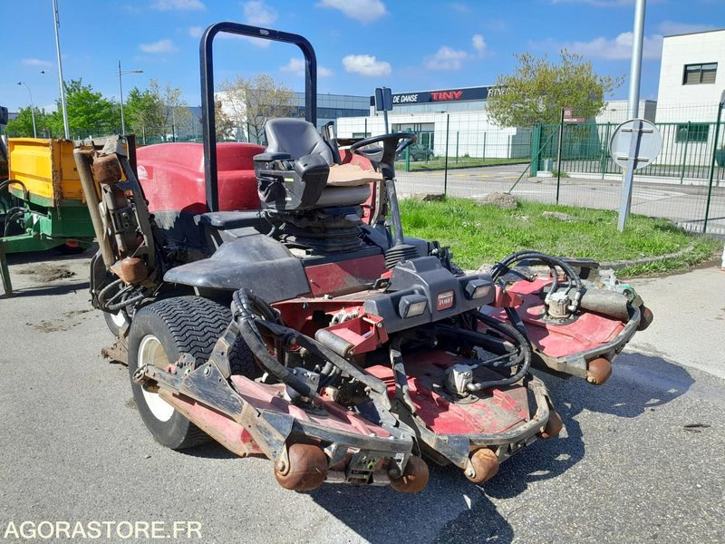 Tondeuse Roughs 3,80m Toro 4700 (TAP144) - 园林设备:图1 Tondeuse Roughs 3,80m Toro 4700 (TAP144) - 园林设备:图1
