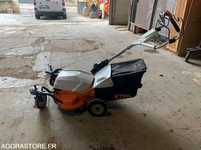 Tondeuse STIHL - 园林割草机:图1 Tondeuse STIHL - 园林割草机:图1