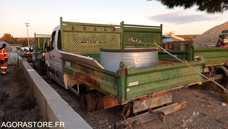 VOLKSWAGEN CRAFTER benne double cabine - 2011 - 213750kms - BL-964-FA - 翻斗货车:图3 VOLKSWAGEN CRAFTER benne double cabine - 2011 - 213750kms - BL-964-FA - 翻斗货车:图3
