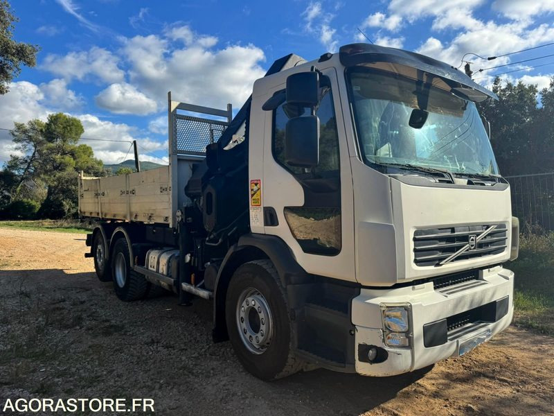 VOLVO 6x2 GRUE HIAB 244-E6 JIB 45X-3 - 2009 - 88 000km - 翻斗车:图1 VOLVO 6x2 GRUE HIAB 244-E6 JIB 45X-3 - 2009 - 88 000km - 翻斗车:图1