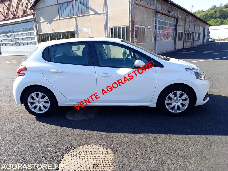 Vends Peugeot 208 essence - 汽车:图4 Vends Peugeot 208 essence - 汽车:图4