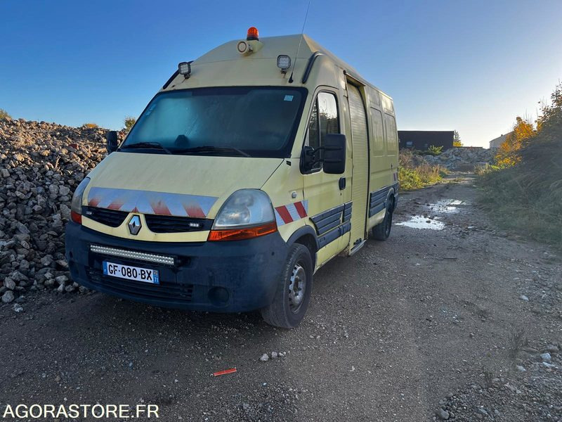 Renault master 2.5 dci 330000km - 无侧窗厢式货车:图2 Renault master 2.5 dci 330000km - 无侧窗厢式货车:图2