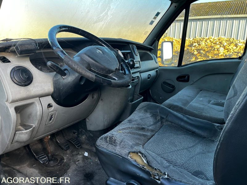 Renault master 2.5 dci 330000km - 无侧窗厢式货车:图5 Renault master 2.5 dci 330000km - 无侧窗厢式货车:图5