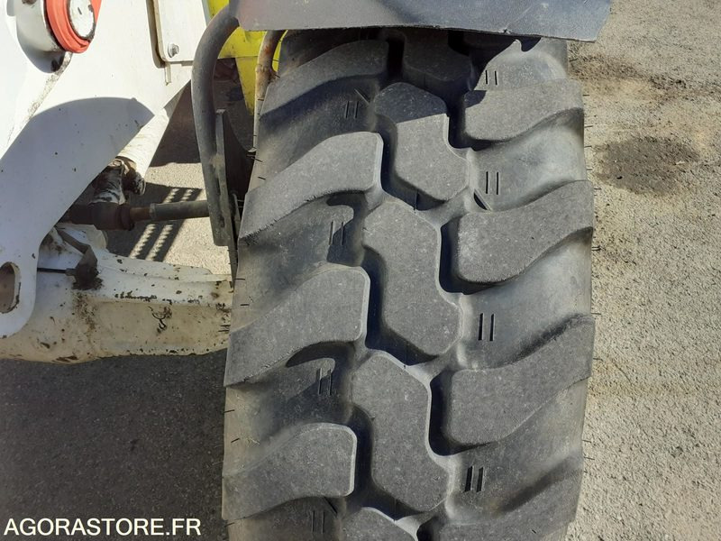 反铲装载机 tractopelle 4x4 volvo bl71：图8