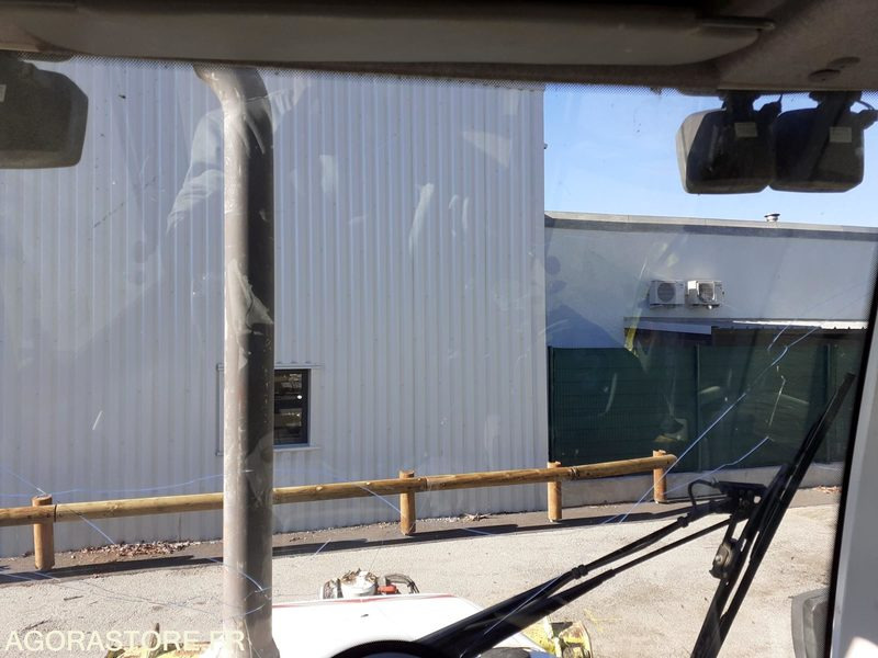 反铲装载机 tractopelle 4x4 volvo bl71：图17