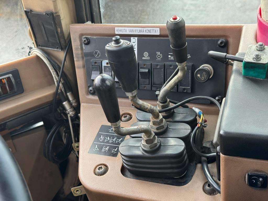 CAT 938 F II - 轮式装载机:图4 CAT 938 F II - 轮式装载机:图4