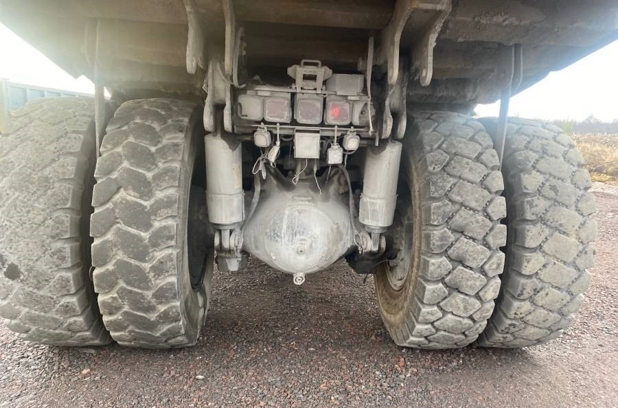 Komatsu DH405-7 - 未铰接自卸车/ 运石车:图4 Komatsu DH405-7 - 未铰接自卸车/ 运石车:图4