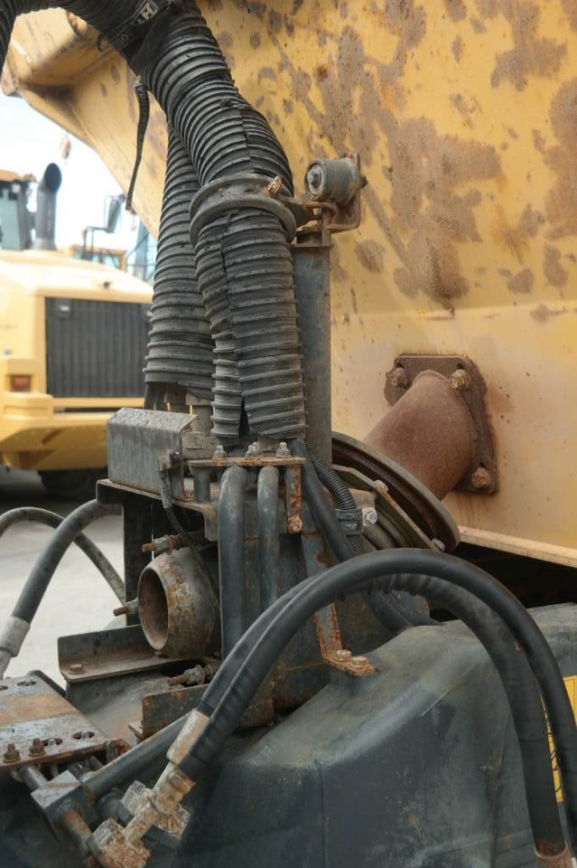 铰接式自卸车 Komatsu HM300-1：图11