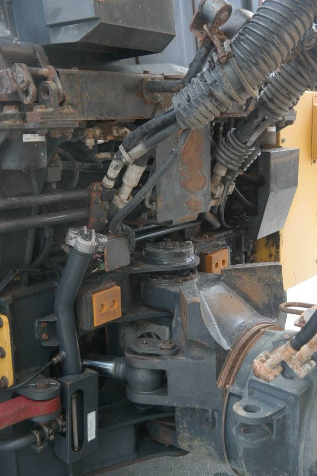 铰接式自卸车 Komatsu HM300-1：图10
